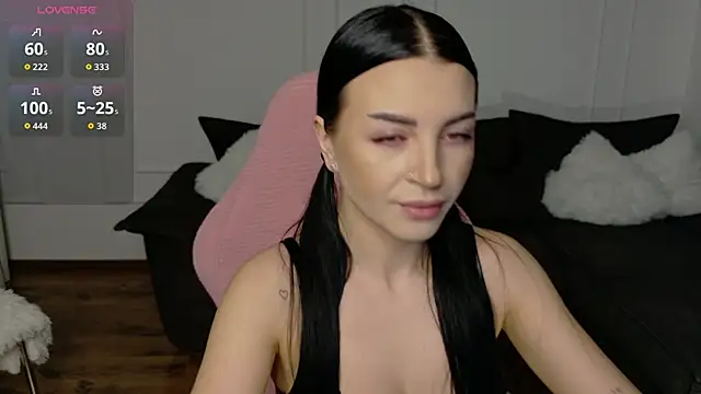 Snapshot of Lady_charm__ chatting on 04-25-26, 04:59 Lady charm online show from 04-25-26, 04:59