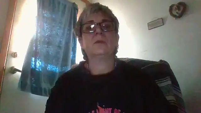becky1111 online show from 05-12-26, 10:29