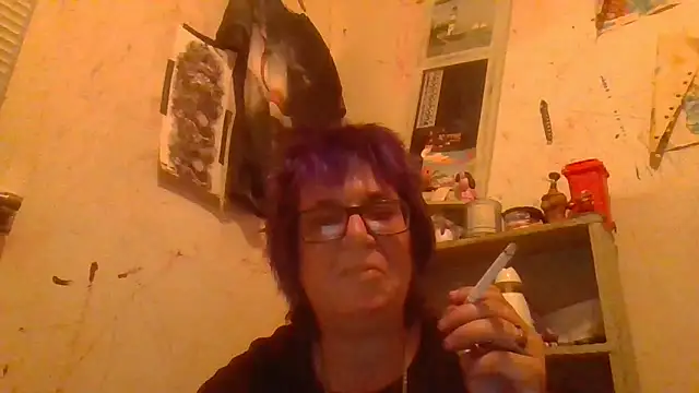 Snapshot of becky1111 chatting on 06-16-26, 10:40 becky1111 online show from 06-16-26, 10:40