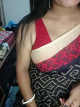 Snapshot of MAHI066 chatting on 05-10-26, 06:07 MAHI066 online show from 05-10-26, 06:07
