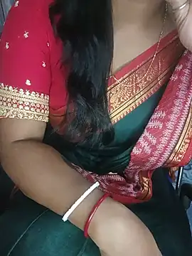 Snapshot of MAHI066 chatting on 08-02-26, 05:00 MAHI066 online show from 08-02-26, 05:00