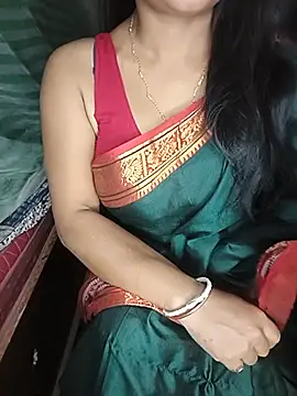 Snapshot of MAHI066 chatting on 08-05-26, 08:00 MAHI066 online show from 08-05-26, 08:00