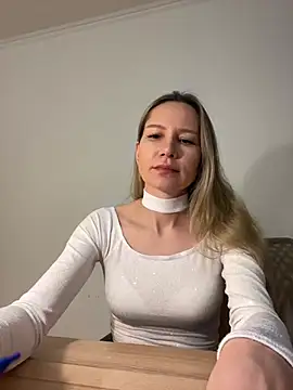 Snapshot of 1Moonlight1 chatting on 02-21-26, 06:20 1Moonlight1 online show from 02-21-26, 06:20