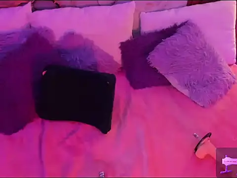 isabellagiirl online show from 12-17-25, 03:51