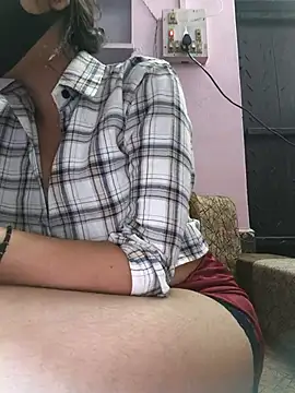 Snapshot of kinsu4763 chatting on 02-22-26, 04:02 kinsu4763 online show from 02-22-26, 04:02