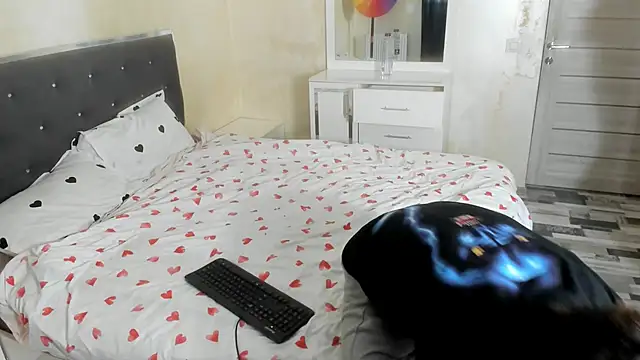 Evahottie99 online show from 02-07-26, 10:46