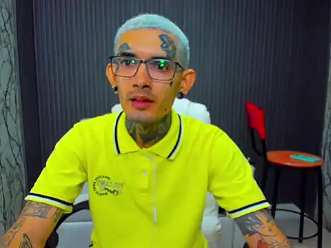 Boy tatto77 online show from 12-17-25, 08:26