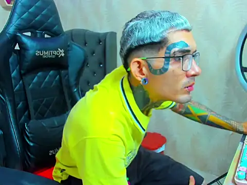 Boy tatto77 online show from 02-07-26, 05:05