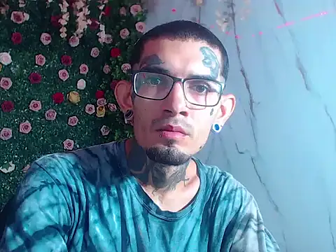 Boy tatto77 online show from 04-29-26, 01:15