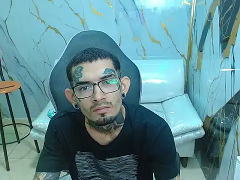 Boy tatto77 online show from 05-03-26, 12:22