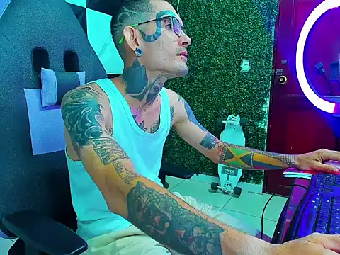 Boy tatto77 online show from 06-21-26, 01:08