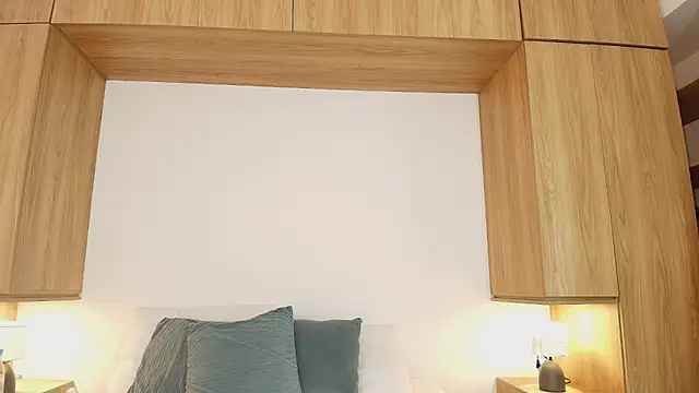 violet  rouse   online show from 12-21-25, 09:55