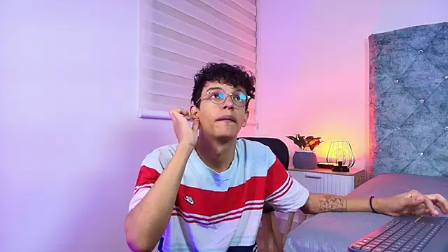 maxfrost 1 online show from 01-08-26, 07:16