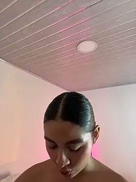 Nicollewest1 online show from 03-17-26, 01:54