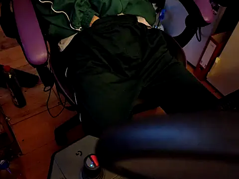 Snapshot of Gay-Versaut chatting on 03-30-26, 07:15 Gay-Versaut online show from 03-30-26, 07:15