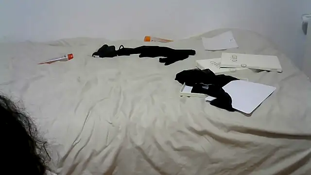 Gwenette66 online show from 12-18-25, 11:22