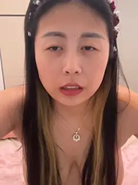 Snapshot of zzdd999 chatting on 06-25-26, 05:17 zzdd999 online show from 06-25-26, 05:17