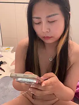Snapshot of zzdd999 chatting on 06-26-26, 05:23 zzdd999 online show from 06-26-26, 05:23