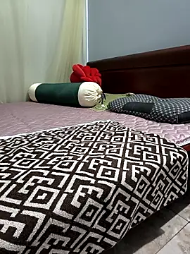 Sweet-Berryy online show from 05-10-26, 03:06