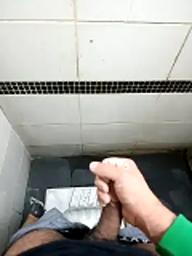 Snapshot of musa27272 chatting on 03-04-26, 10:27 musa27272 online show from 03-04-26, 10:27