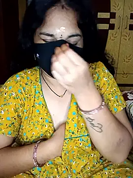 Snapshot of maduri__ chatting on 04-02-26, 12:41 maduri online show from 04-02-26, 12:41