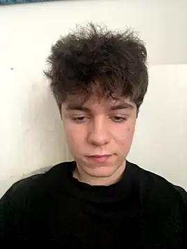 jaaydenx17 online show from 12-18-25, 10:43