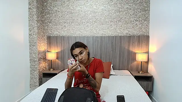 zoe bermudez online show from 12-19-25, 11:28