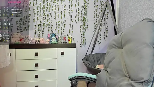 Snapshot of Yoonhee_ki chatting on 05-06-26, 04:12 Yoonhee ki online show from 05-06-26, 04:12