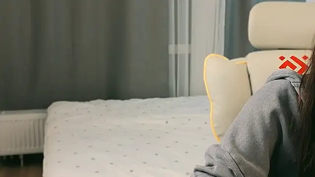 fallin lovee online show from 02-24-26, 09:57