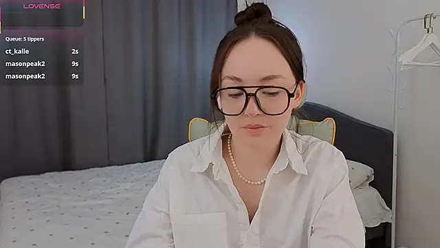 fallin lovee online show from 03-07-26, 01:41