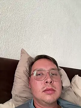 Snapshot of Burndew chatting on 03-02-26, 11:55 Burndew online show from 03-02-26, 11:55