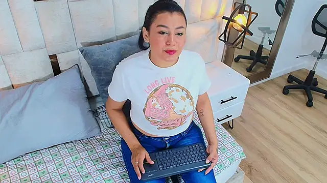 Susan Sexy Milf online show from 01-17-26, 10:31