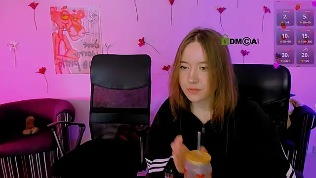 lizzie boom  online show from 03-12-26, 07:53