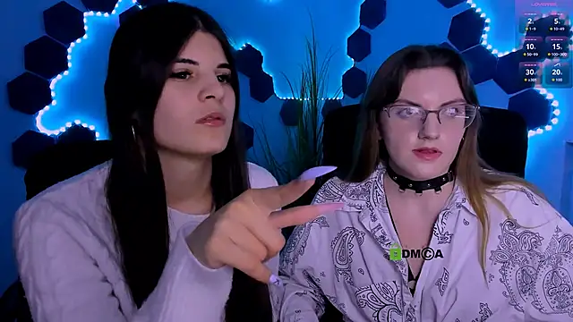 lizzie boom  online show from 03-17-26, 08:12