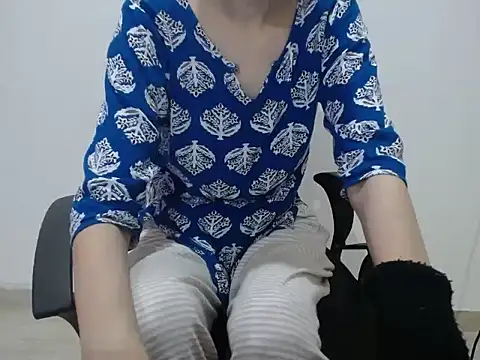 Snapshot of Farhana_beautyfull chatting on 04-03-26, 03:48 Farhana beautyfull online show from 04-03-26, 03:48