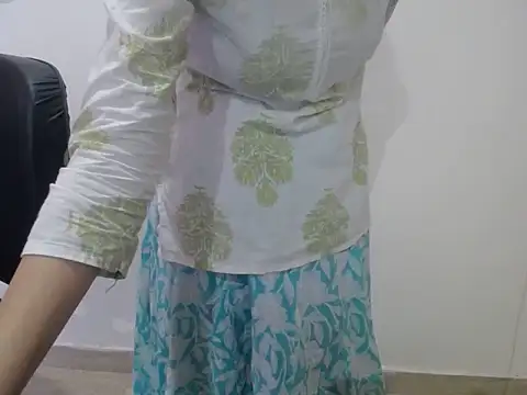 Snapshot of Farhana_beautyfull chatting on 04-15-26, 04:41 Farhana beautyfull online show from 04-15-26, 04:41