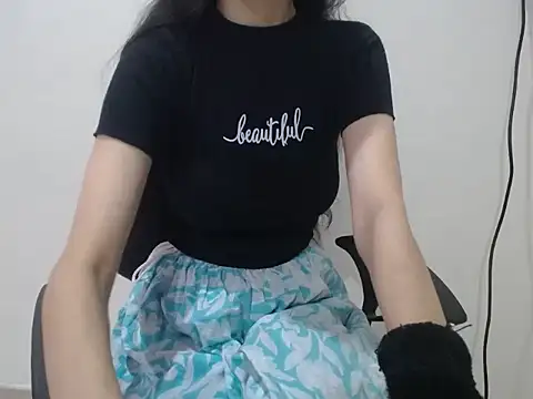 Snapshot of Farhana_beautyfull chatting on 04-18-26, 04:49 Farhana beautyfull online show from 04-18-26, 04:49