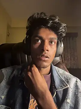 Snapshot of tooexpensive chatting on 02-28-26, 03:35 tooexpensive online show from 02-28-26, 03:35