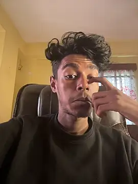 Snapshot of tooexpensive chatting on 03-04-26, 03:23 tooexpensive online show from 03-04-26, 03:23