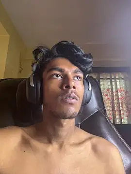 Snapshot of tooexpensive chatting on 03-05-26, 04:52 tooexpensive online show from 03-05-26, 04:52