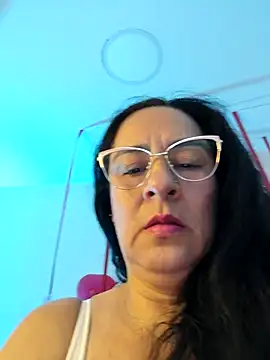 Snapshot of KiaraFoster chatting on 02-18-26, 11:17 KiaraFoster online show from 02-18-26, 11:17