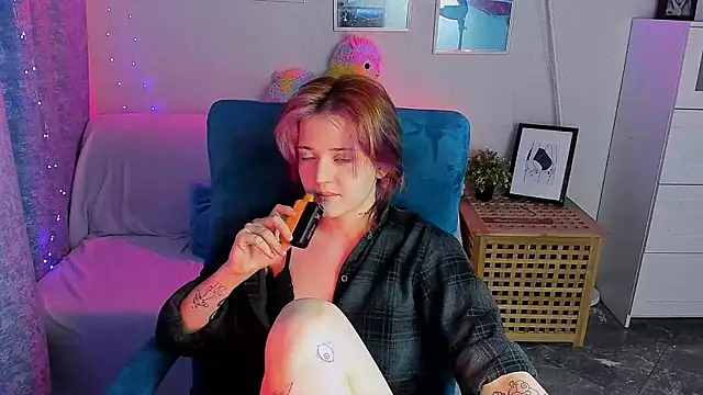 SarahShelby online show from 05-08-26, 09:09