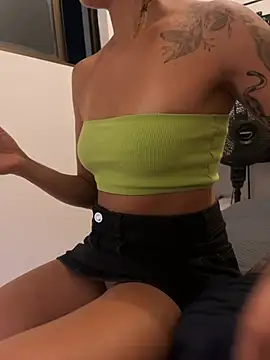 Snapshot of bety13 chatting on 03-28-26, 09:25 bety13 online show from 03-28-26, 09:25