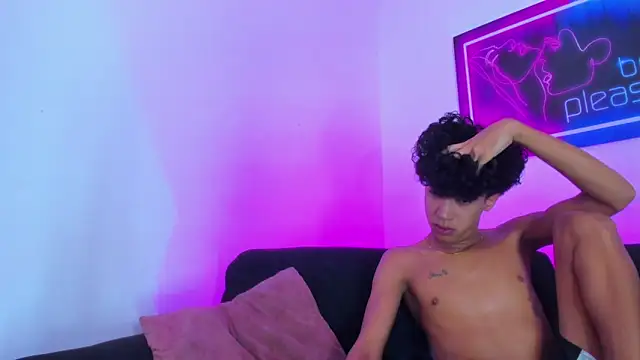 Snapshot of Pleasure_boys_hot chatting on 03-09-26, 05:17 Pleasure boys hot online show from 03-09-26, 05:17