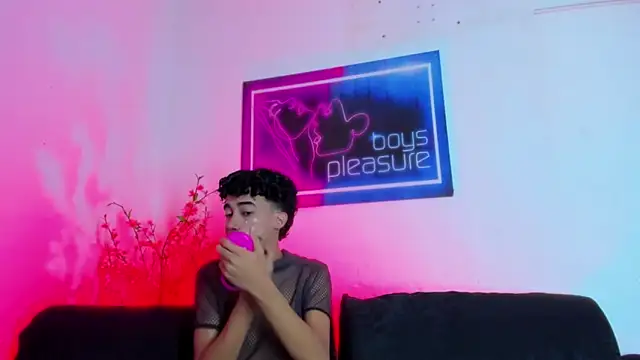 Snapshot of Pleasure_boys_hot chatting on 03-23-26, 07:07 Pleasure boys hot online show from 03-23-26, 07:07