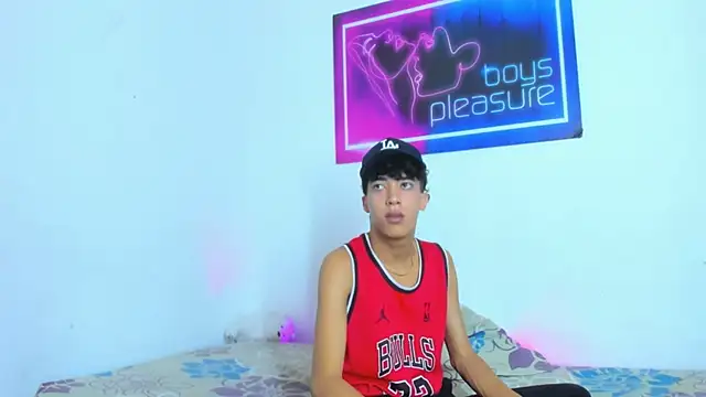 Pleasure boys hot online show from 04-07-26, 07:03