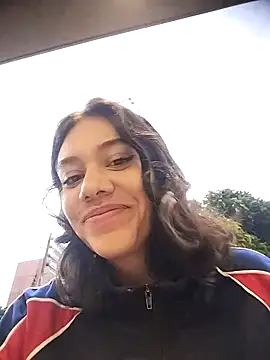 Snapshot of valerria_44 chatting on 12-22-25, 10:51 valerria 44 online show from 12-22-25, 10:51