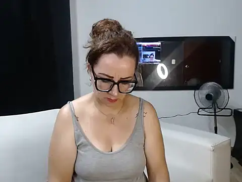 liss curly online show from 02-10-26, 03:32