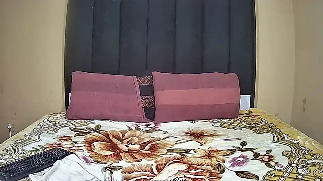 DesiredQueen27 online show from 03-18-26, 01:36