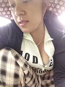 Lucky cutee online show from 06-18-26, 10:09